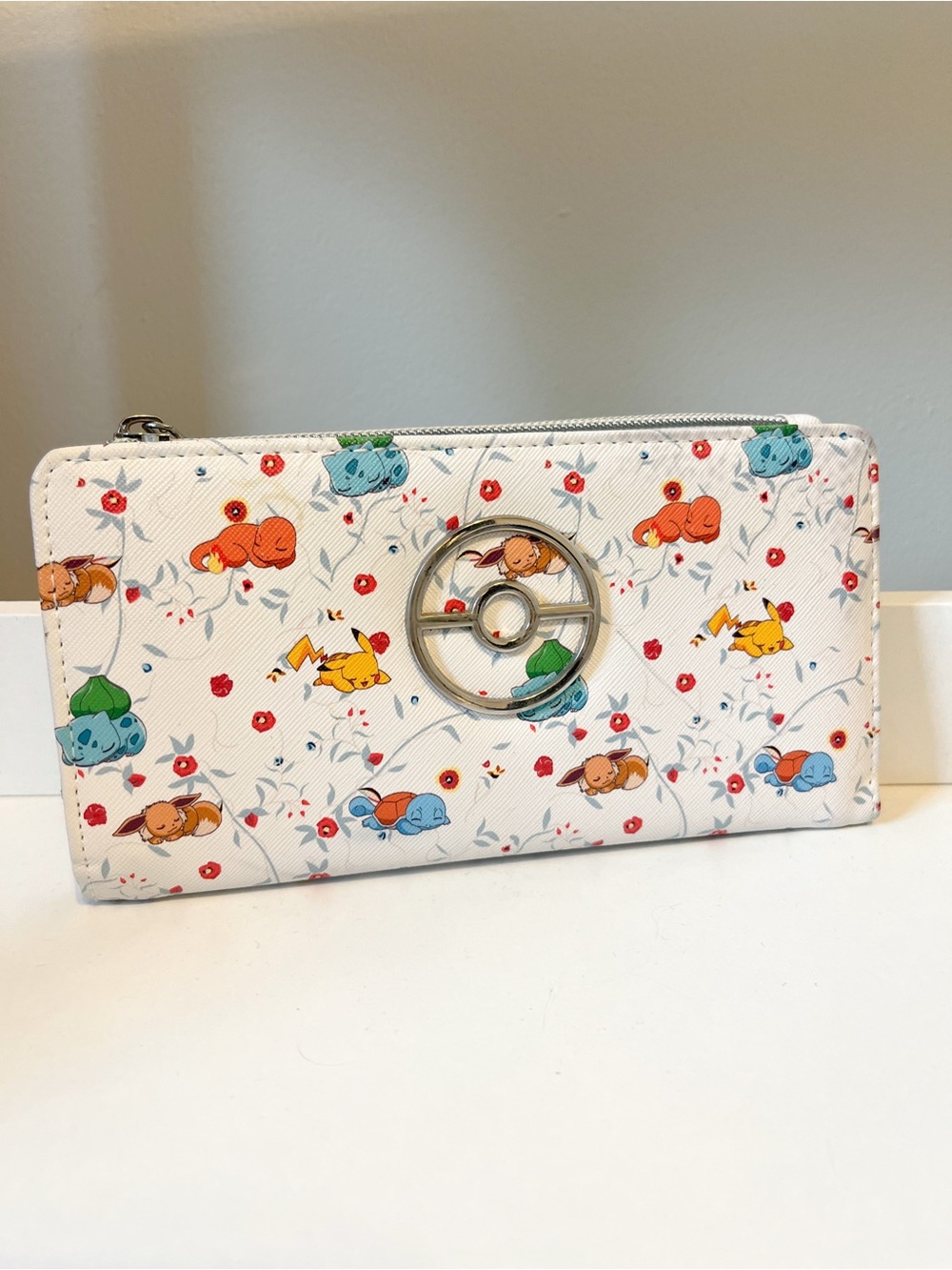 Pokémon Wallet - Poké ball with Pikachu, Eevee, Charmander, Squirtle, Bulbasaur